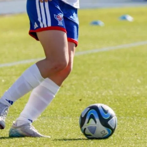 Mikudagin 12. august spælir føroyska U19-landsliðið við gentum ímóti grønlendska A-landsliðnum. Dysturin verður á Dungasandi í Sørvági - Mynd: www.FSF.fo