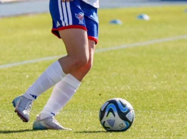Mikudagin 12. august spælir føroyska U19-landsliðið við gentum ímóti grønlendska A-landsliðnum. Dysturin verður á Dungasandi í Sørvági - Mynd: www.FSF.fo