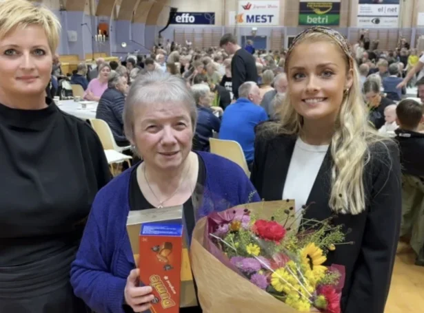Marita Hansen fekk ársins herðaklapp í fjør (Savnsmynd: Vestmanna kommuna)