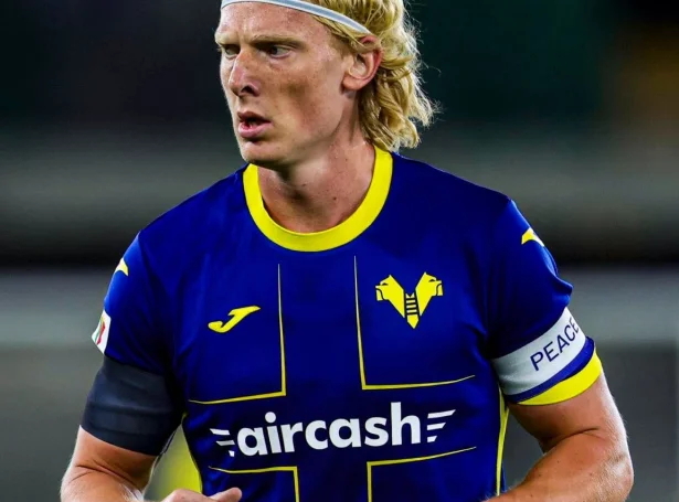 Andrias Edmundsson spældi 120 minuttir, kom fyri nógv og leiddi liðið víðari í italsku steypakappingini (Mynd: Hellas Verona)