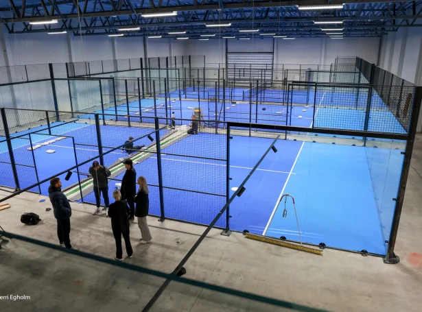 Padelmiðstøðina boðar í dag frá, at tað er møguleiki at bóka nú - tíðir eru frá 22. september og frameftir (Mynd: Sverri Egholm)