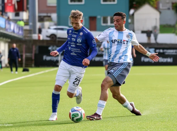 KÍ og Riga FC stríðast um plássið í deildarspælinum. Seinni dysturin verður spældur hóskvøldið klokkan 18 føroyska tíð (Savnsmynd: Sverri Egholm)