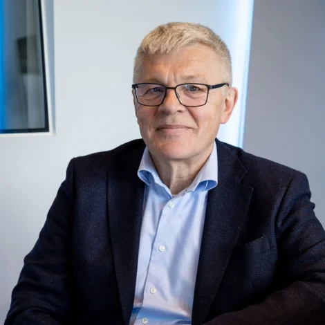 - Man hugsar fyri sær: Hvat gongur fyri seg her? Og eins og við øðrum avgerðum, eru tær bara tiknar rundan um FIFA-nevndina (Mynd: Sverri Egholm)