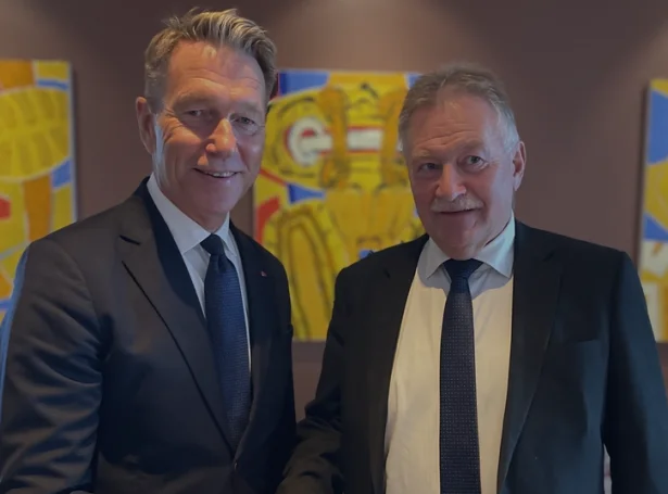 Jacob Vestergaard hittir norska orkuráðharran, Terje Aasland á ONS (Mynd: Jan Müller)