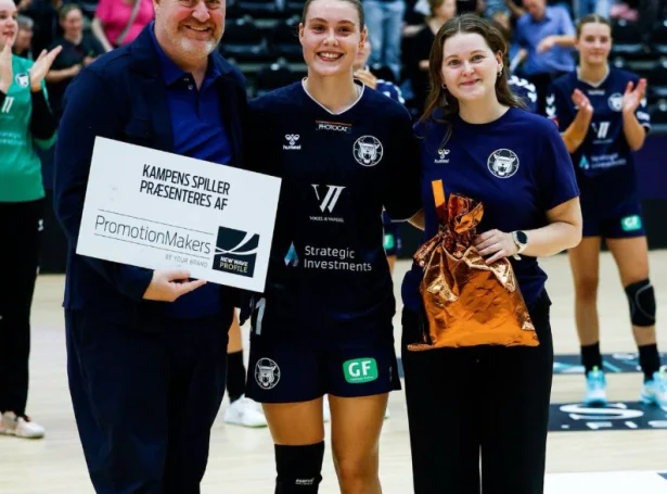 22-ára gamli føroyski landsliðsspælarin var stóri profilurin í 30-29 sigrinum hjá København (Mynd: København Håndbold)
