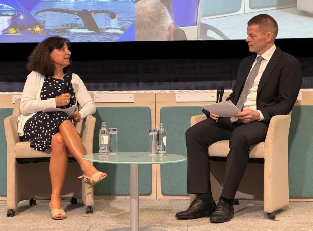 Landsstýrismaðurin tók lut í samrøðu á palli við aðalstjóran í DG Mare, Charlina Vitcheva