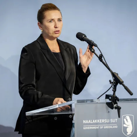 Í fjør gav danski forsætisráðharrin, Mette Frederiksen vegna donsku stjórnina grønlendskum kvinnum eina almenna umbering (Mynd: Mads Claus Rasmussen/Ritzau Scanpix)