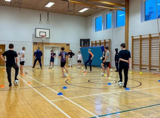 Endamálið við stuðulsskipanini er at skapa heilsufremjandi tilboð, bæði kropsliga og kensluliga, har fótbóltur verður nýttur sum eitt sosialt og námsfrøðiligt amboð