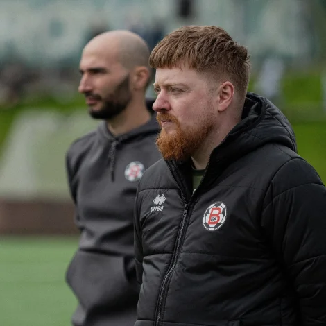 Martin Jarnskor og Pedro Tarancon Anton undir dystinum í Gundadali móti B36, har tað endaði 1-1. Tá var B68 ógvuliga nær sigrinum (Mynd: B68)