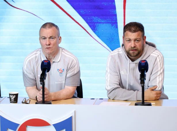 Tveir Allsvenskan-spælarar eru tiknir út til A-landsliðið á hesu ferð, og harvið eru teir ikki tøkir til U21-landsliðið (Mynd: Sverri Egholm)