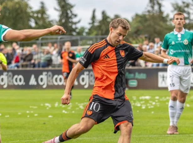 Dystarvinnari móti AB og á vikuliðnum: Týðandi umfar fyri Poul Kallsberg og Hillerød Fodbold (Mynd: Hillerød Fodbold)