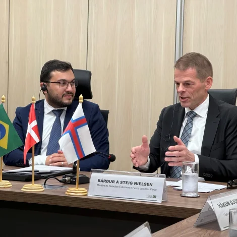 Fiskimálaráðharrarnir í Brasil og Føroyum - Edipo Araujo og Bárður á Steig Nielsen (Mynd: ufmr.fo)