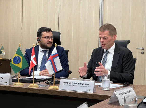Fiskimálaráðharrarnir í Brasil og Føroyum - Edipo Araujo og Bárður á Steig Nielsen (Mynd: ufmr.fo)