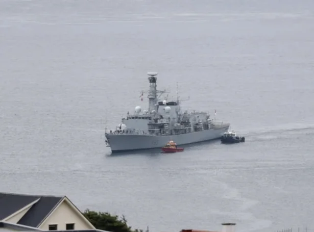 HMS St Albans var í Føroyum tvær ferðir í 2025 (Savnsmynd: Sverri Egholm)