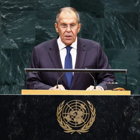 Russiski uttanríkismálaráðharrin, Sergej Lavrov helt røðu á ST-aðalfundinum leygardagin (Mynd: Charly Triballeau/AFP/Ritzau Scanpix)