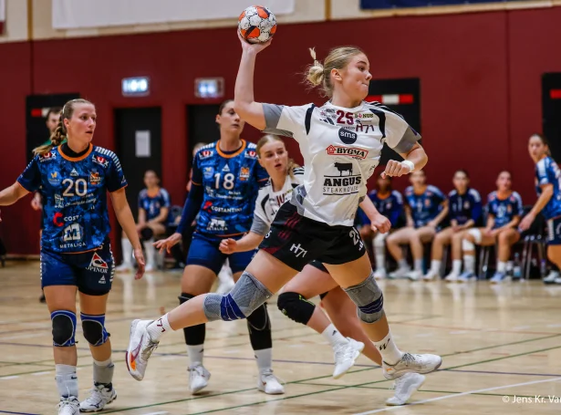 H71 vann við 14 málum í kvøld og samanalagt við 17 á Dudelange - aftur í ár eru hoyvíkskvinnur víðari í European Cup (Mynd: Jens. Kr. Vang)