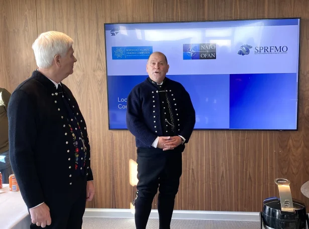 Hans Andrias Kelduberg, stjóri, bjóðar vælkomin (Mynd: Sjómansmissiónin)