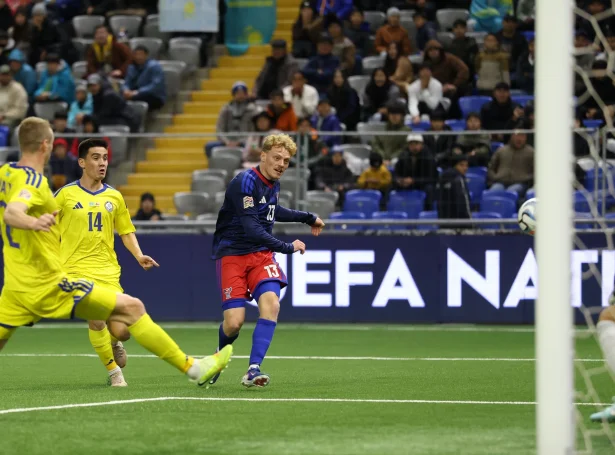 Martin Agnarsson rakti stongina, føroyingar høvdu nógvar góðar støður, men tað rakk heldur ikki til sigurs hesaferð, hóast sannførandi spæl í stórum løtum (Mynd: Sverri Egholm)