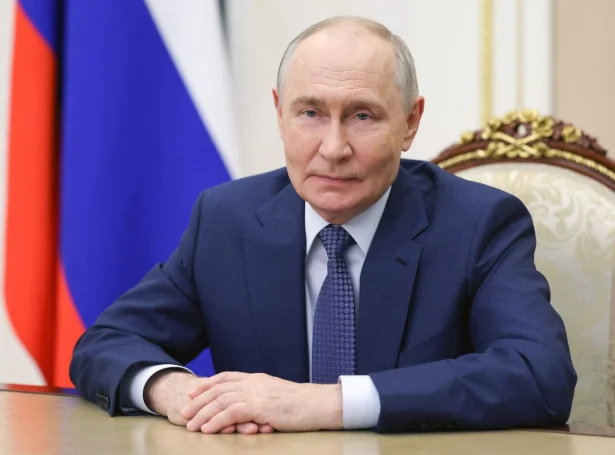 Russiski forsetin, Vladimir Putin sigur, at Russland er til reiðar at veita amerikanska og altjóða marknaðinum olju (Mynd: Vyacheslav Prokofyev/AFP/Ritzau Scanpix)