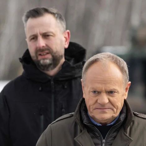 Pólski forsætisráðharrin, Donald Tusk og pólski verjumálaráðharrin og varaforsætisráðharrin, Wladyslaw Kosiniak-Kamysz (Mynd: Wojtek Radwanski/AFP/Ritzau Scanpix)