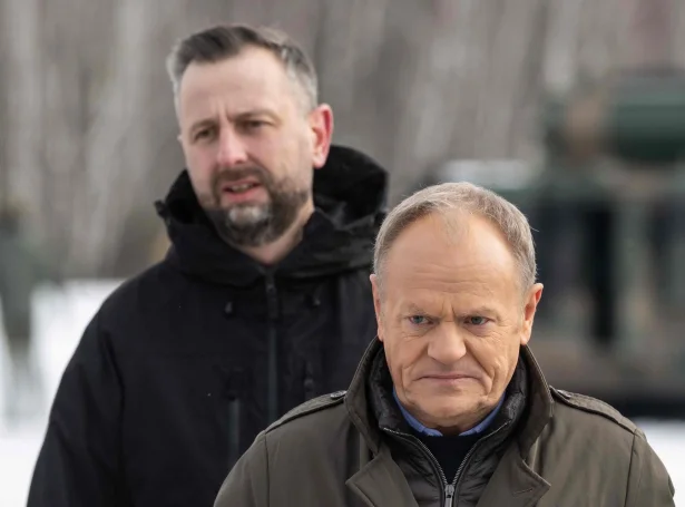 Pólski forsætisráðharrin, Donald Tusk og pólski verjumálaráðharrin og varaforsætisráðharrin, Wladyslaw Kosiniak-Kamysz (Mynd: Wojtek Radwanski/AFP/Ritzau Scanpix)