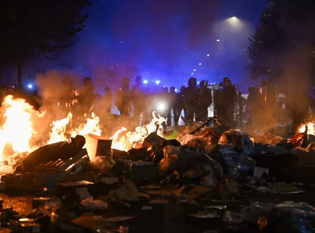 Løgreglufólk í París (Mynd: Matthieu Rondel/AFP/Ritzau Scanpix)