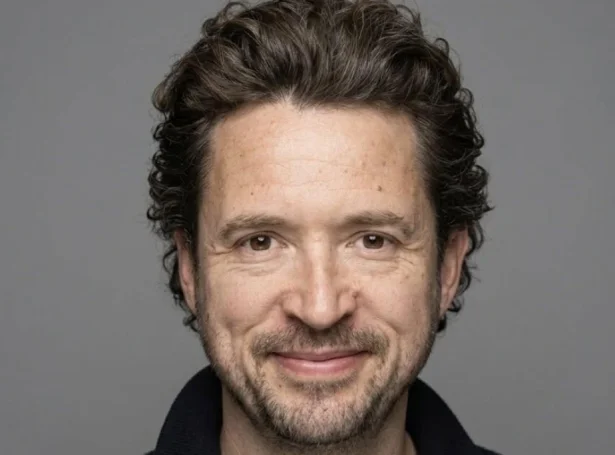 Morten Saxnæs rekur Studio Saxnæs, har hann ráðgevur fyritøkum um kreativitet og nýggja tøkni (Mynd: Felagið Føroysk Marknaðarfólk)