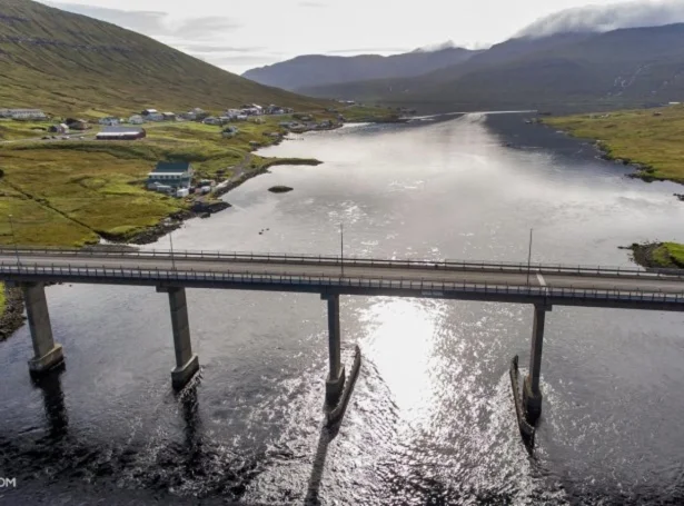 Árligi borgarafundurin fyri bygdirnar Oyri, Oyrarbakka og Norðskála er á skránni. - Annars verður orðið frítt, og drekkamuður og ábit verður at fáa (Mynd: sunda.fo)
