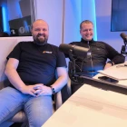 John Andersen og Jóhan á Mýrini klára næstan ikki at bíða til dystirnar í dag . teir settu orð á hetta saman við Trygva Absalonsen í Fótbóltsskýlinum