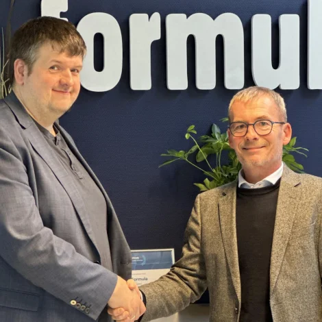 Bjarni Fríðberg, deildarleiðari á KT-deildini hjá Landssjúkrahúsinum og Eyðun Thorsvig, deildarleiðari á Tøkni- og rakstrarloysnir hjá Formula (Mynd: Formula)