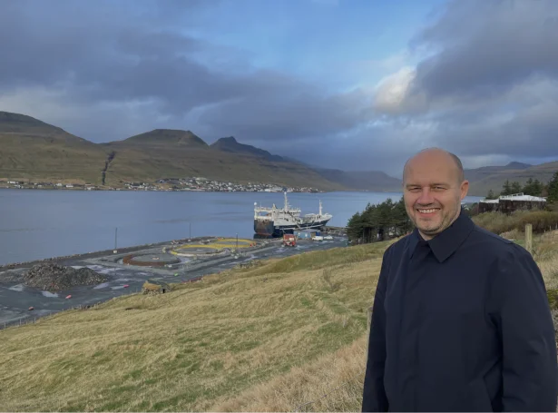 Gunnar Nielsen, stjóri í Effo hevur góðar vónir til komandi orkugoymsluna í Søldarfirði. Mynd Jan Müller