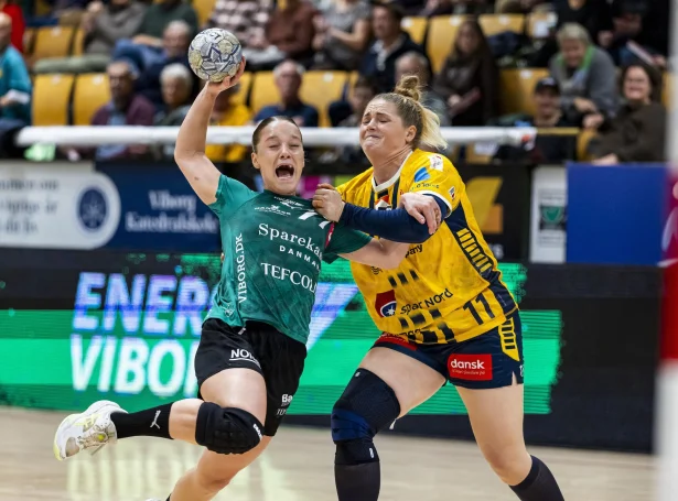 Jana Mittún var við í nógvum málum hjá Viborg í grannauppgerðini og fjórðingsfinaluni í kvøld (Mynd: Johnny Pedersen/Ritzau Scanpix)